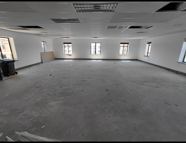 200M² OFFICE TO LET IN MAGALIESSIG